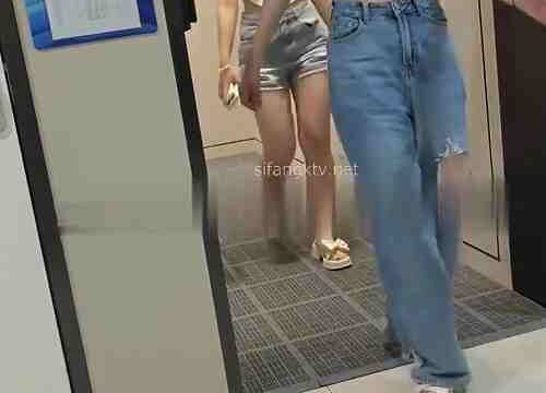 Asian toilet voyeur 720