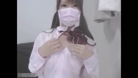 ツインテ制服コスの可愛い子がおっぱい揉み揉み配信！