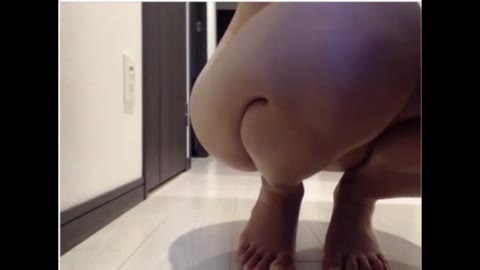 JD妹が廊下で変態露出プレイ！