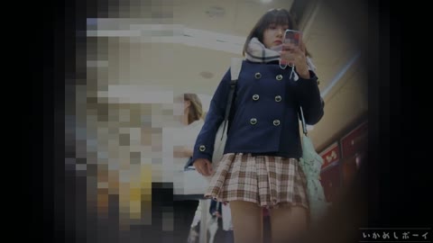 顔出し！私服？JK二人分。バレあり！強風でのフロント、そして前屈みではマ○毛を披露！