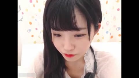 可愛いお姉さんがプリプリおっぱいをモミモミ配信！