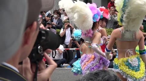 令和！！サンバ！！若い子からお姉さんまで！！ポケットがないから胸に収納！！n8
