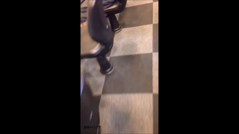 いろんな胸チラ見え