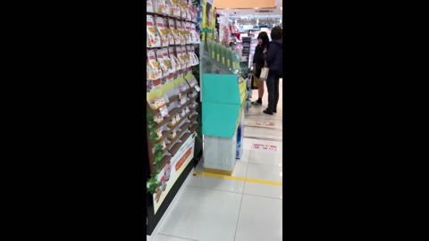 再販品１３　お姉さんの逆さチラ動画４人