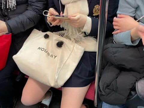 仲良しJK風制服美女の対面エロ過ぎるミニスカ生脚196