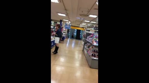 再販品０２　お姉さんの逆さチラ動画６人