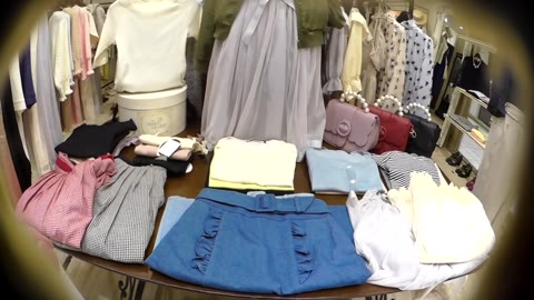 【激ヤバSeason 2】百貨店の綺麗な店員さんのスカートの中身を鬼畜撮り part.160