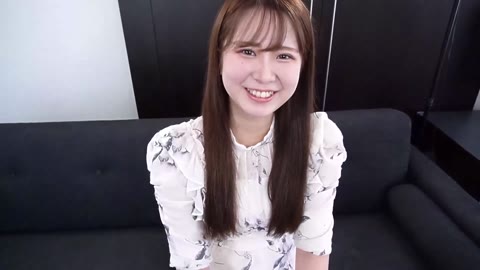 （無修正） 18歳色白Gカップ美乳でドMの女子大生に3Pでたっぷり中出し