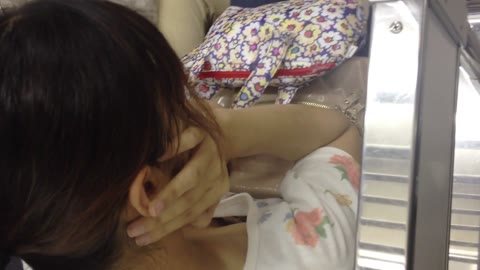 胸チラ・乳首チラ23