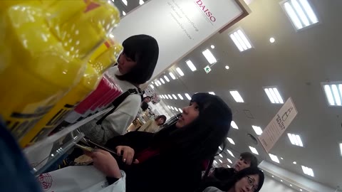（PC/携帯対応）桐谷美玲に激似の超美少女がまさかのスカートの中身を披露！！