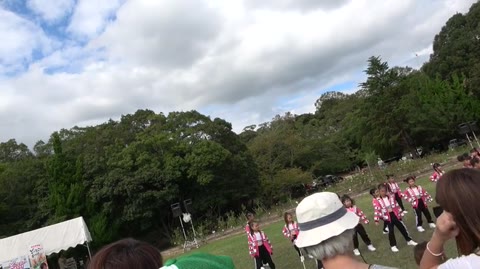 令和販売！！４Ｋ高画質！！ダンス！！ゆるいスポーツブラで踊る踊り子！！n180