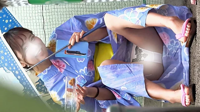 バレたのに・・・悩殺必至!パンティ見せてくれる局アナ系浴衣娘 [251MB]