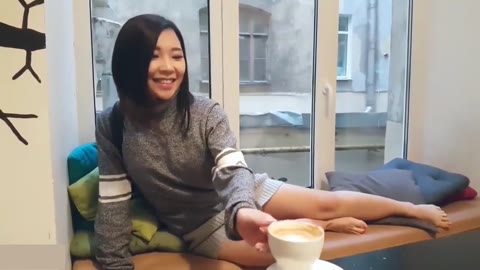 美人お姉さんの店内露出