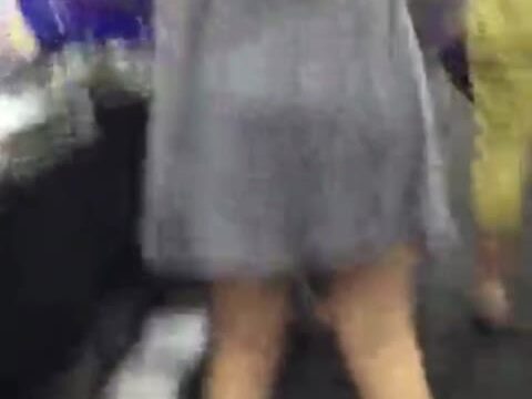 街中　ぶっかけ達人　茶髪ワンピースのお姉さん