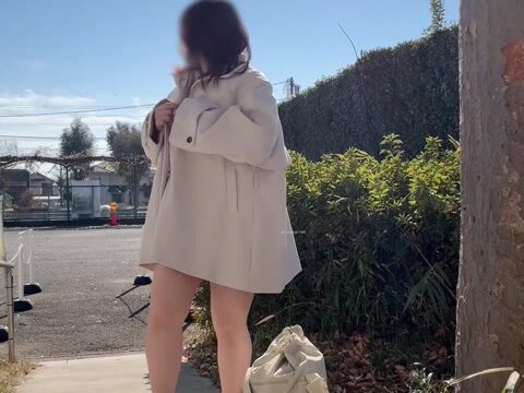 【19歳Gカップえりかの自撮り】☆彡 いつ人が来るかわからない公園の一角で全裸になってディルドオナニーしました！人来ないから焼死に乗ってオナニーしてたら最後の最後に人が来て…///