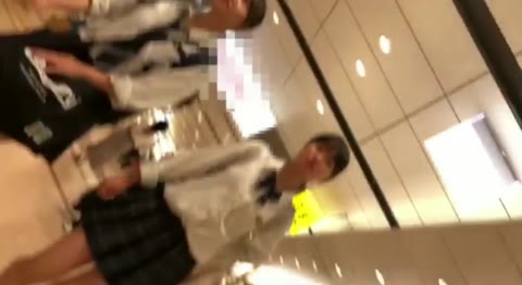 可愛い三人のJK制服パンチラ