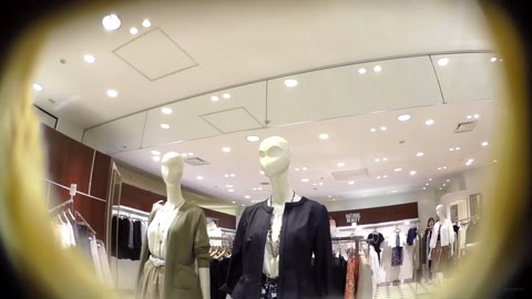 ショップ店員#57 上品な超美人お姉さんの綺麗な生白パンツ！