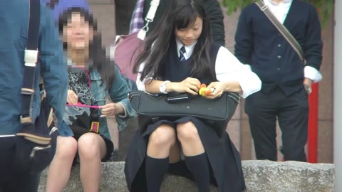屋外対面パンチラ撮り（制服編）
