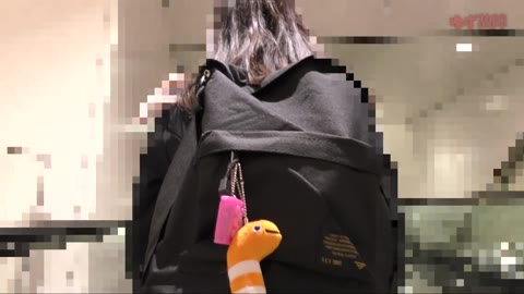 W特典付き【電車痴漢】★顔出し制服JK★幼さ全開なのにパンパンに張った推定Hカップの爆乳★プニプニ色白美少女に中出し2回