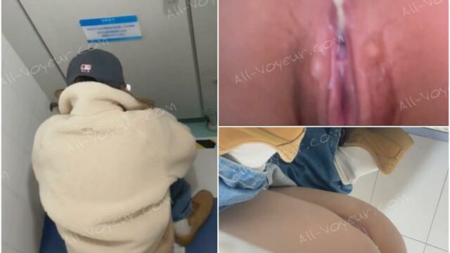 toilet-hidden-cameras大学の女子トイレを覗き見❤️ ピンクで柔らかい白い虎蝶の陰部、帽子をかぶったダンス学科の新入生、彼女のお尻は本当に敏感で、特にクリトリスは特にピンク色です。