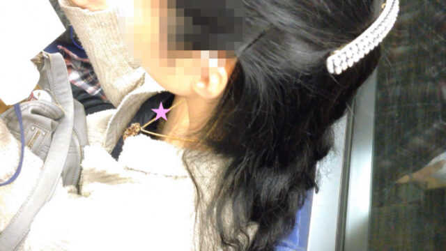 【HD】胸チラ動画038 Bチラあり