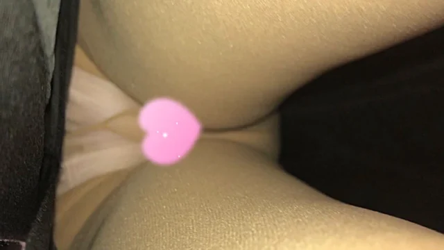 【女子大生】リクルートスーツの就活生の純白パンツをフラッシュで盗撮!タイトスカート [33MB]