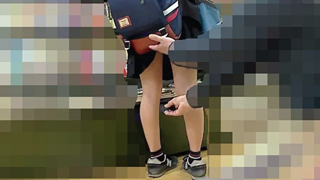 【靴屋】制服めくりの現場2 [803MB]