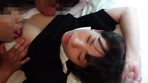 ［で〇す◎カン］乃〇坂46遠◎さくら激似の激カワ広報OL／引越し打ち上げで新居初ハメ3P①