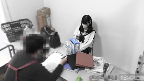 小柄J●撃退チカン。スーパーのバックヤードにて②-02-【監視カメラ編（前編）】
