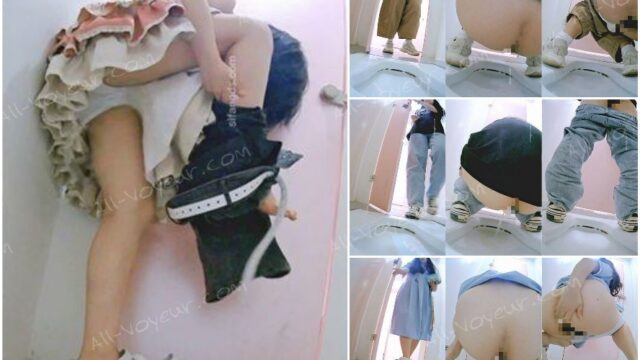 toilet-hidden-camerasコンベンションの女性用トイレで隠し撮りされた映像が新たに流出しました。そこには、用を足したり、ф着替えたり、コスプレ衣装に着替えたりする数人の若い女性の姿が映っています。あの種の衣装は、誰かの助けなしに一人で着るのが本当に大変ですからね。